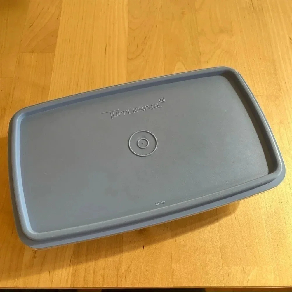 Tupperware Blue Lid Clear Deli Keeper Container 817- 12 Vintage